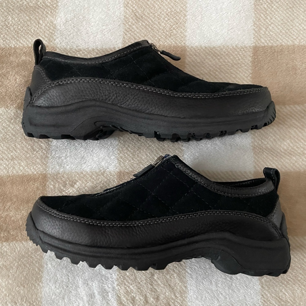 Lands End Leather Quilted Shoe size 7.5 B Black Womens Casual Shoes New in Box